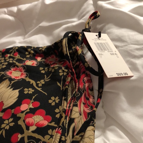 🔥 SALE! $19 for NWT $120 Retail NWT Anne Klein Blouse & Skirt Set - Picture 3 of 16